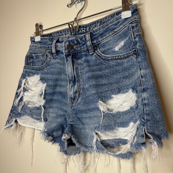 AMERICAN EAGLE Mom Short Distressed Cutoff Summer High Waisted Light Wash Shorts - Picture 2 of 9